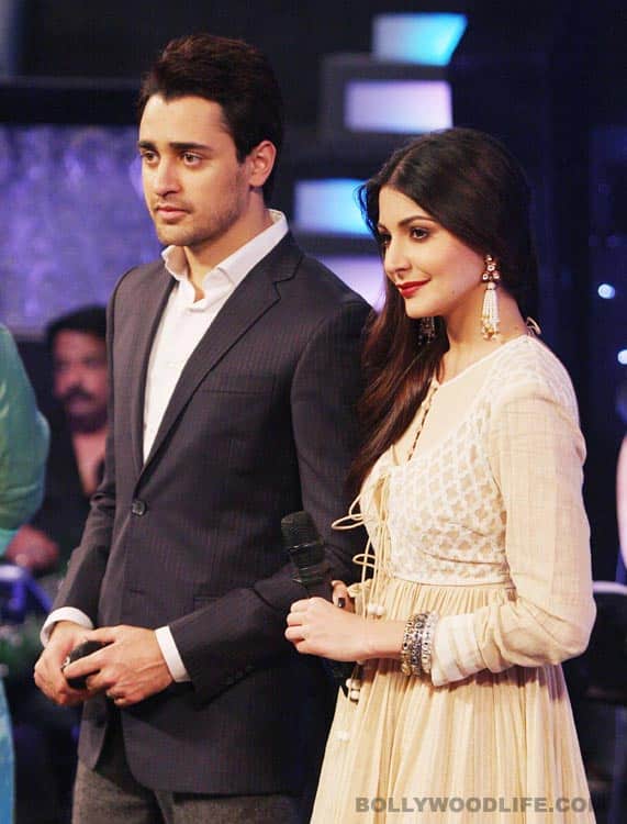 Anushka Sharma and Imran Khan promote 'Matru Ki Bijlee Ka Mandola' on the sets of Sa Re Ga Ma