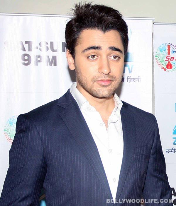 Anushka Sharma and Imran Khan promote 'Matru Ki Bijlee Ka Mandola' on the sets of Sa Re Ga Ma