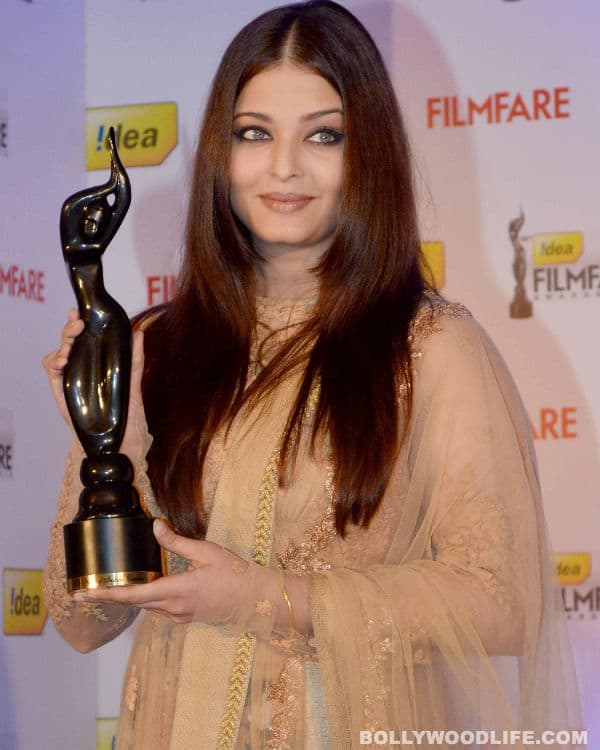 Aishwarya Rai Bachchan unveils Filmfare’s special trophy to commemorate 100 years of Indian cinema!