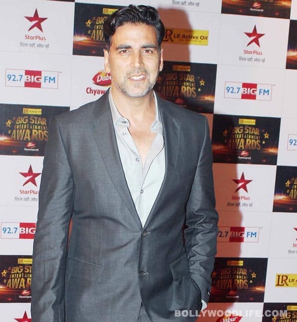 Is Akshay Kumar being a mentor to Sonakshi Sinha?