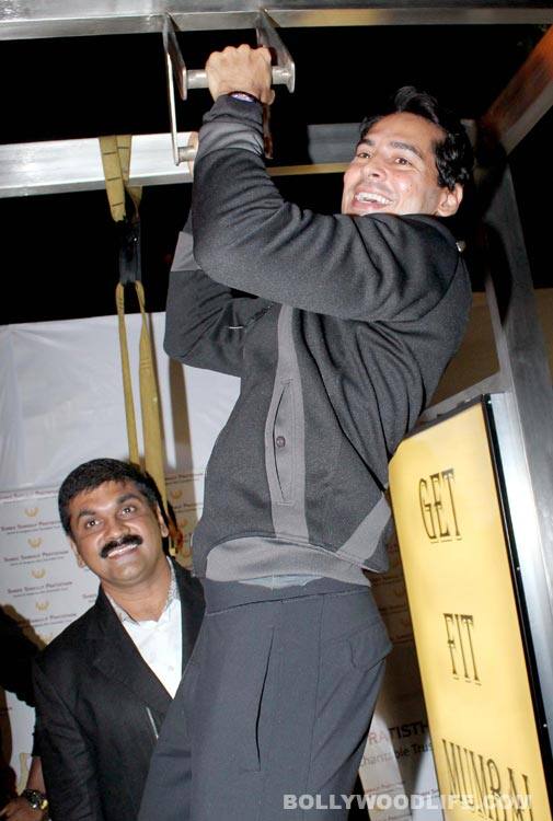 Bipasha Basu launches Dino Morea's fitness brand DM