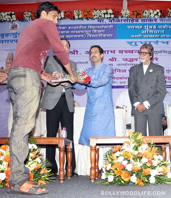 Shiv Sena chief Uddhav Thackeray felicitates Amitabh Bachchan!