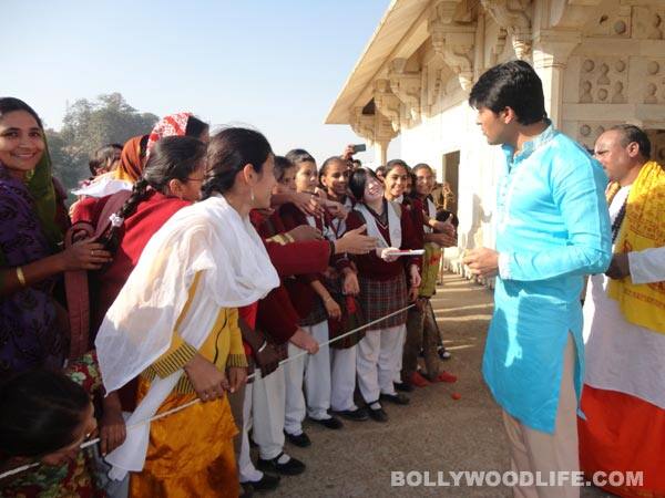 suraj-with-fans