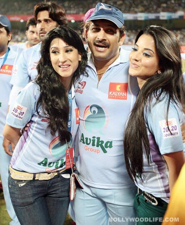 Celebrity Cricket League 3 pics: Salman Khan, Chitrangda Singh, Mammootty cheer for their teams
