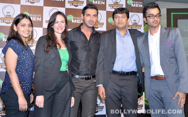 John Abraham supports solar electricity project for villages