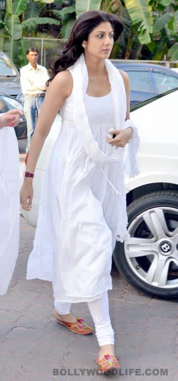 Shilpa Shetty, Neil Nitin Mukesh, Divya Dutta, Manoj Bajpayee attend Sonu Nigam’s mother’s funeral