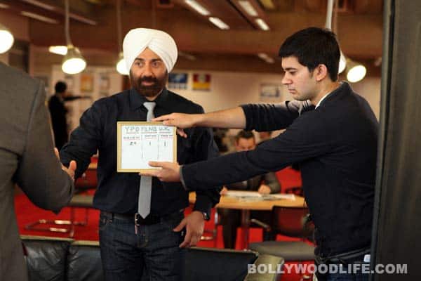 Sunny Deol’s son Karan Deol raps for daddy in Yamla Pagla Deewana 2 Sunny Deol’s son Karan Deol raps for daddy in Yamla Pagla Deewana 2