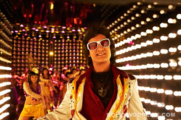 <b>Aamir Khan: </b><br /> 
Mr Perfectionist paid a tribute to those Bollywood legends who had rocked the disco era of the ‘80s. From Mithun Chakraborty’s style to Govinda’s pelvic thrusts and from Rishi Kapoor’s cheerfulness to Amitabh Bachchan’s swagger, the <i>Ghajini</i>  actor got the amalgamation absolutely right in his item song I hate you like I love you from Abhinay Deo’s critically acclaimed film <i>Delhi Belly</i>. 
