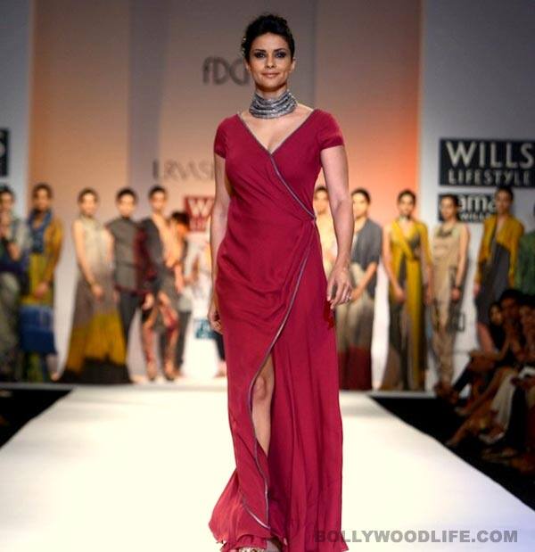 Gul Panag walks the ramp for Urvashi Kaur on Wills Lifestyle India Fashion Week Day 2