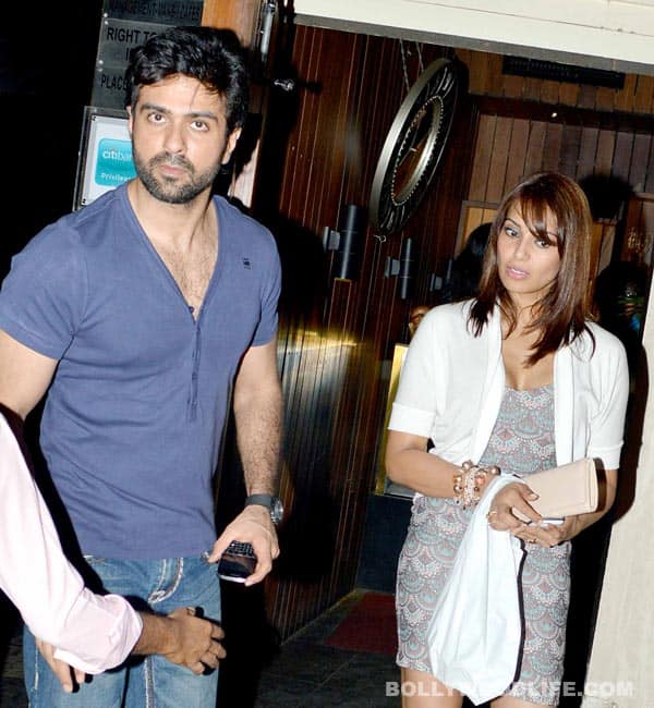 Bipasha Basu and Harman Baweja spotted in Juhu at Le Mangi