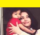 Aishwarya Rai Bachchan and Aaradhya pose for the cameras!