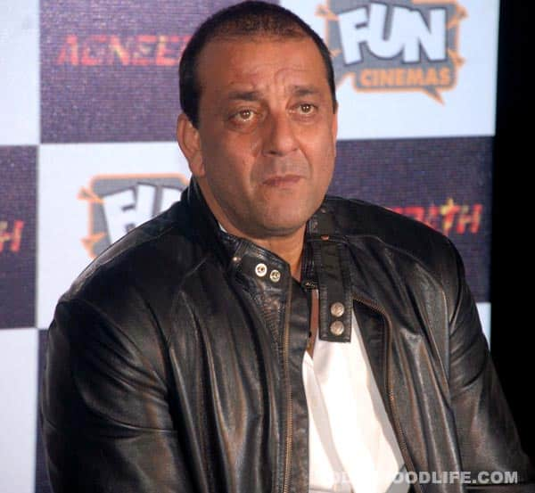 Sanjay Dutt feels suffocated in jail