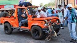 Shahrukh Khan performs raw and real stunts like arch-rivals Salman Khan and Ajay Devgn in Chennai Express: View on the sets pics!