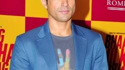 Farhan Akhtar enters 100 crore club with Bhaag Milkha Bhaag