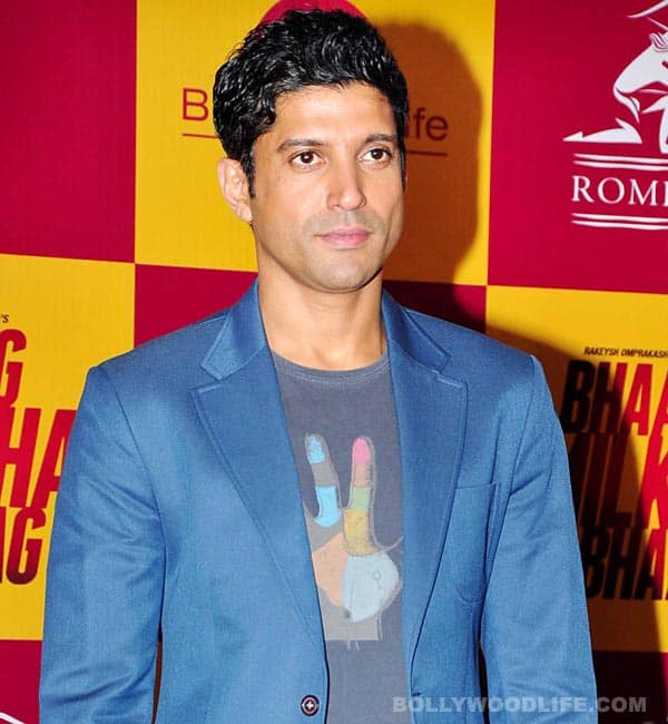 Farhan Akhtar enters 100 crore club with Bhaag Milkha Bhaag Farhan Akhtar enters 100 crore club with Bhaag Milkha Bhaag