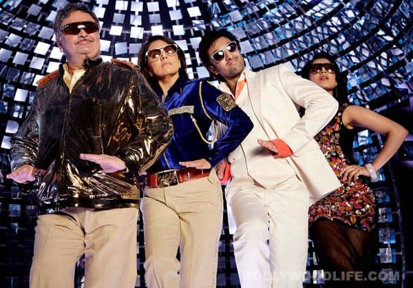 Besharam song Chal hand uthake nachche: Rishi Kapoor and Neetu Singh steal the thunder from Ranbir Kapoor