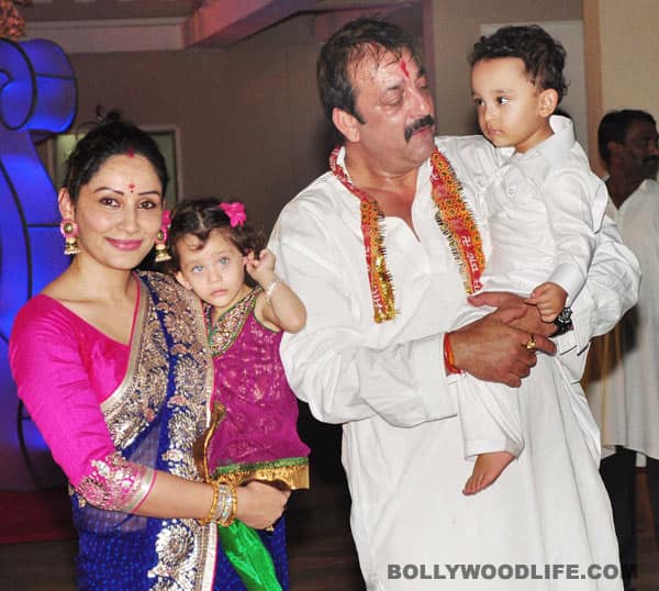 Sanjay Dutt and Manyata host mata ki chowki Sanjay Dutt and Manyata host mata ki chowki
