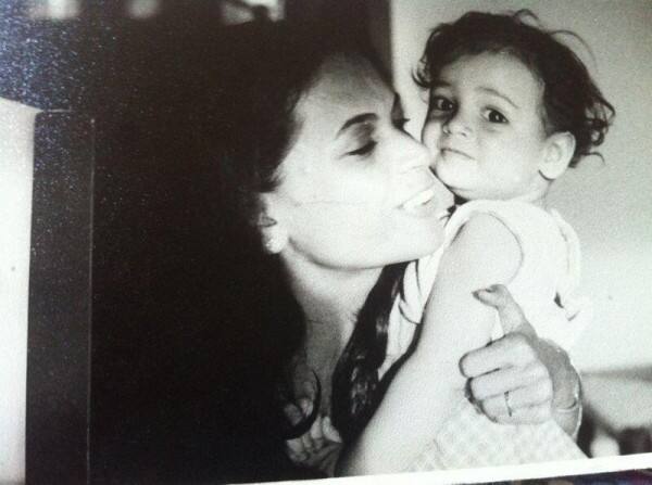 dia-mirza-with-mom
