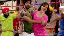 R...Rajkumar song Mat maari