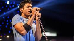 Farhan Akhtar sings for Shaadi ke side effects