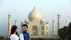 Jackky Bhagnani and Neha Sharma visit Taj Mahal for Youngistan!