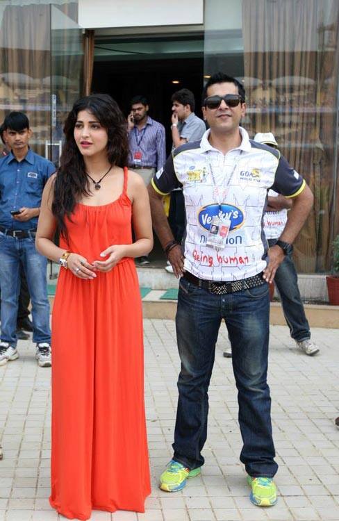 Shruti-Haasan-(13)