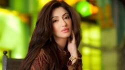 Reyhna Malhotra in Babloo Happy Hai