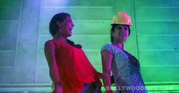 Queen song Hungama: Kangana Ranaut goes crazy in this retro club number! Queen song Hungama: Kangana Ranaut goes crazy in this retro club number!