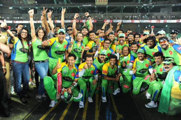 Kerala Strikers cricket team off-loaded from airline Kerala Strikers cricket team off-loaded from airline