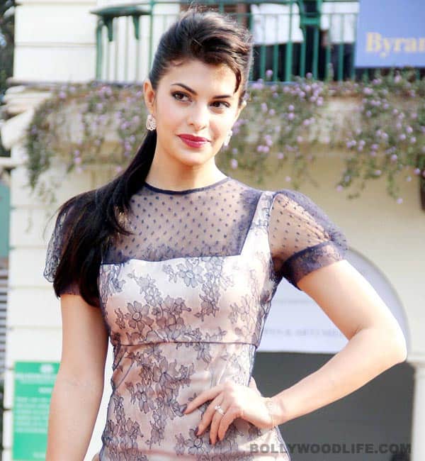 Jacqueline Fernandez enjoyed Delhi tour with Salman Khan! Jacqueline Fernandez enjoyed Delhi tour with Salman Khan!