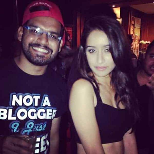 Aditya-Roy-Kapoor-Shraddha-Kapoor-spotted-partying-at-Hard-Rock-1