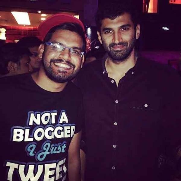 Aditya-Roy-Kapoor-Shraddha-Kapoor-spotted-partying-at-Hard-Rock-2