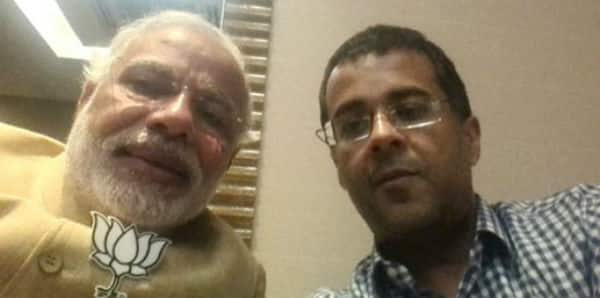 Narendra Modi posts selfie with Chetan Bhagat Narendra Modi posts selfie with Chetan Bhagat