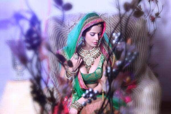 Poonam Pandey turns sanskari for Alok Nath – view pic! Poonam Pandey turns sanskari for Alok Nath – view pic!