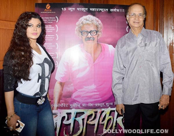 Rakhi-Sawant-Dilip-Prabhavalkar-(15)