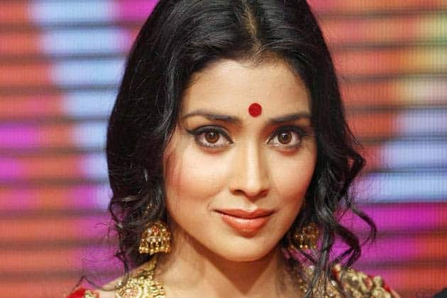 <b>Shriya Saran</b> to play mother in the Telugu remake of Oh My <b>...</b> - shriyasaran