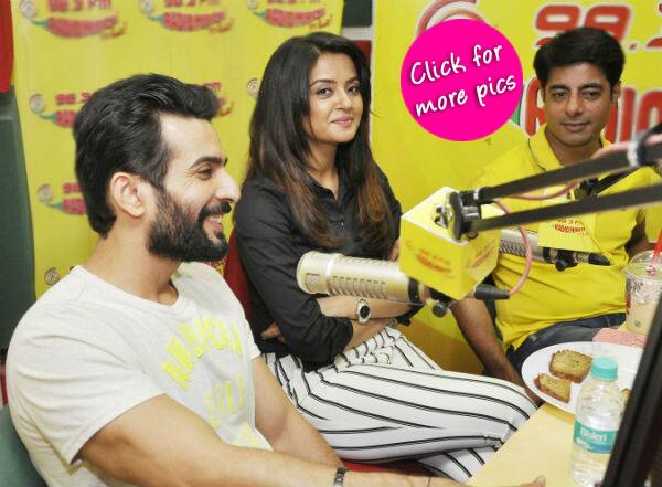 Jay-Bhanushali-Surveen-Chawla-and-Sushant-Singh-at-Radio-Mirchi-Mumbai-for-promotion-of-Hate-Story-2-tiser