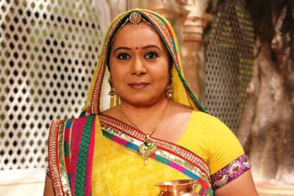 What is distracting Neelu Vaghela on the sets of Diya Aur Baati Hum? What is distracting Neelu Vaghela on the sets of Diya Aur Baati Hum?