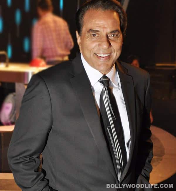 Dharmendra: I get embarrassed when people compliment me for my looks! Dharmendra: I get embarrassed when people compliment me for my looks!