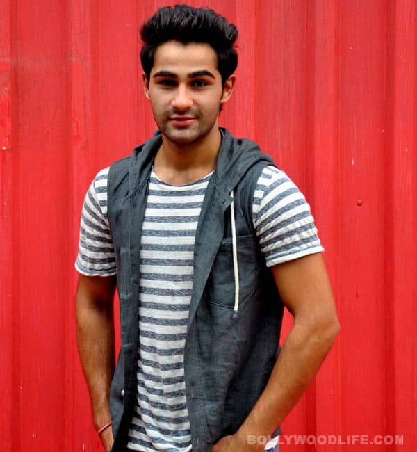 Armaan Jain brings home an eco-friendly Ganesh idol Armaan Jain brings home an eco-friendly Ganesh idol