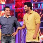 Bigg-Boss-8-Salman-Khan-and-Arjun-Kapoor-(3)