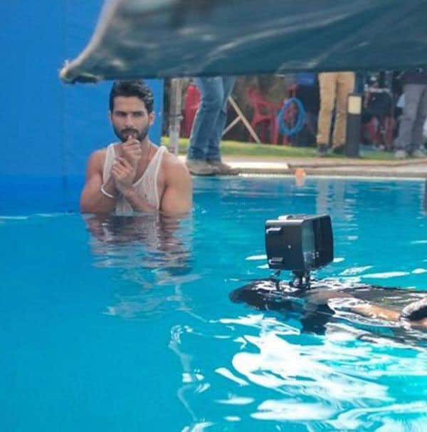 Shahid Kapoor takes a dip in the pool for Shaandaar – view pic!