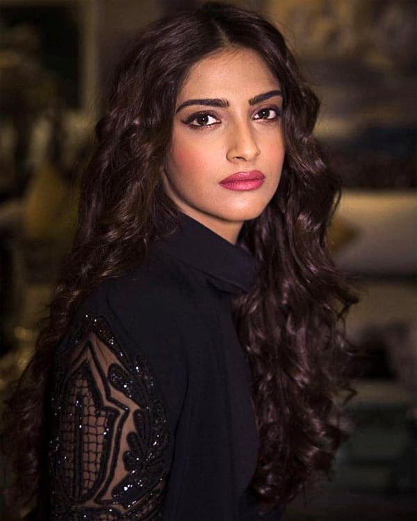 Sonam Kapoor gets cl