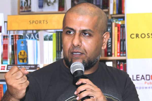 Finally Bollywood music composer vishal Dadlani apologies to jain muni Tarun Sagar Finally Bollywood music composer vishal Dadlani apologies to jain muni Tarun Sagar