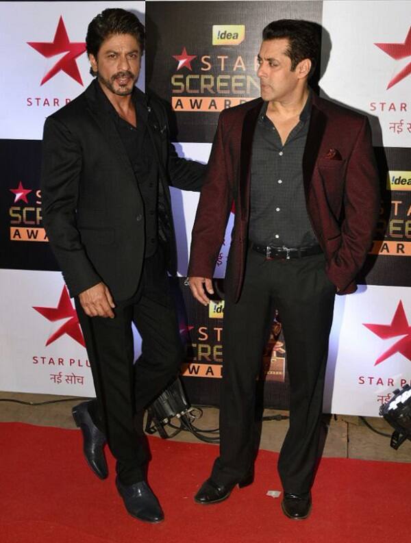 Salman Khan and Shah Rukh Khan at Screen Awards inseparable (1)
