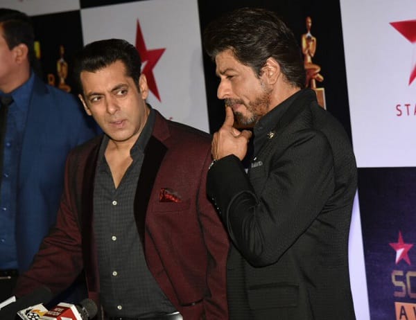 Salman Khan and Shah Rukh Khan at Screen Awards inseparable (5)