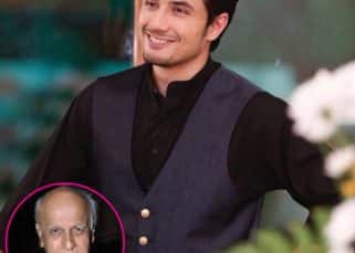 While the ban on Pakistani artistes continues, Mahesh Bhatt signs Ali Zafar for his next project? While the ban on Pakistani artistes continues, Mahesh Bhatt signs Ali Zafar for his next project?
