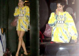 What made Jhanvi Kapoor blush? - view HQ pics What made Jhanvi Kapoor blush? - view HQ pics