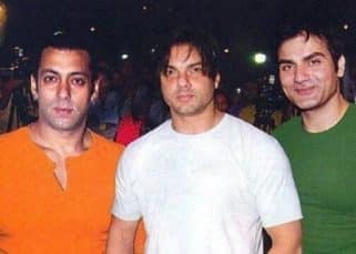 Salman Khan shows off his love for the tricolour on Independence Day with this throwback pic Salman Khan shows off his love for the tricolour on Independence Day with this throwback pic