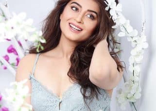 Mahhi Vij adopts her caretaker's kids and wins hearts Mahhi Vij adopts her caretaker's kids and wins hearts